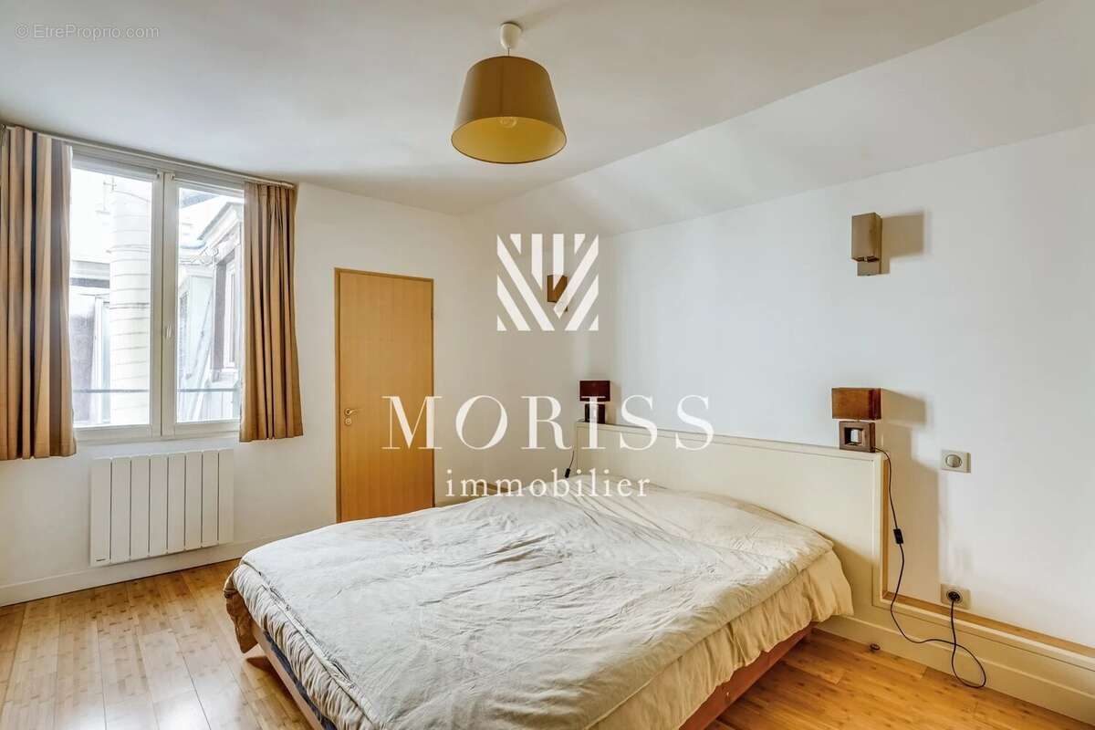 Appartement à PARIS-1E