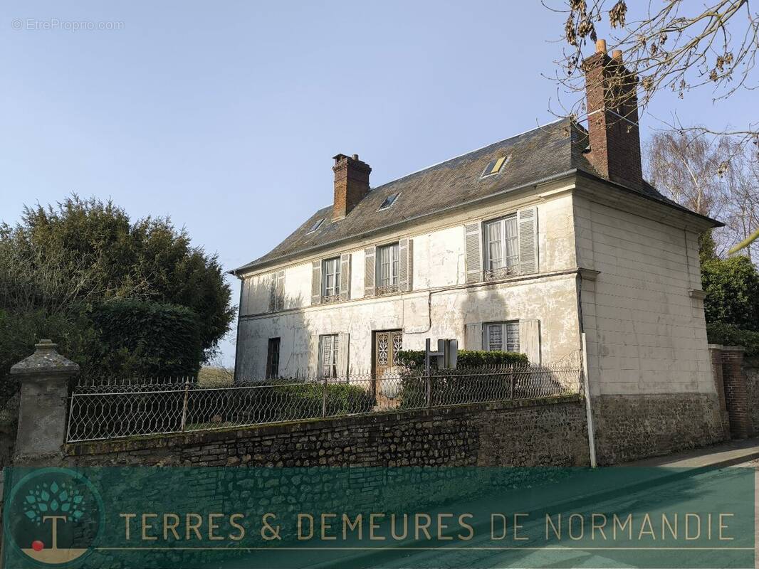 Maison à CORMEILLES
