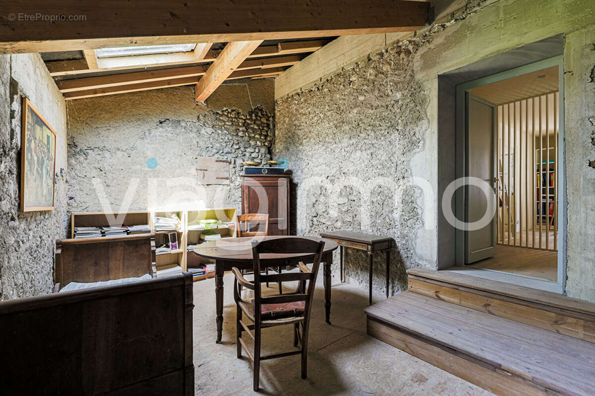 Maison à VIF