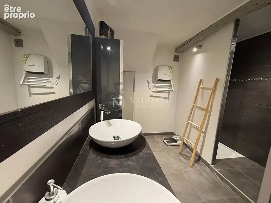 A VENDRE VILLELAURE (84530) Maison de village avec terrasse, deux garages, cave, sous sol et grenier - photo 11