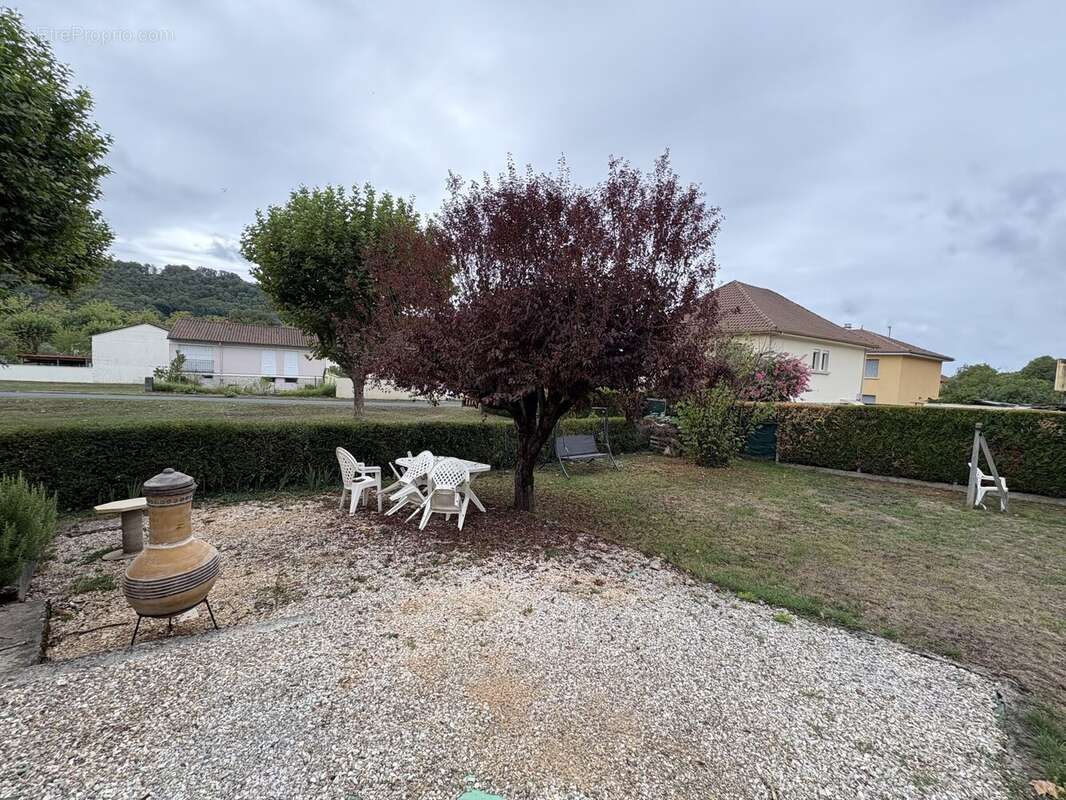Maison à TERRASSON-LAVILLEDIEU