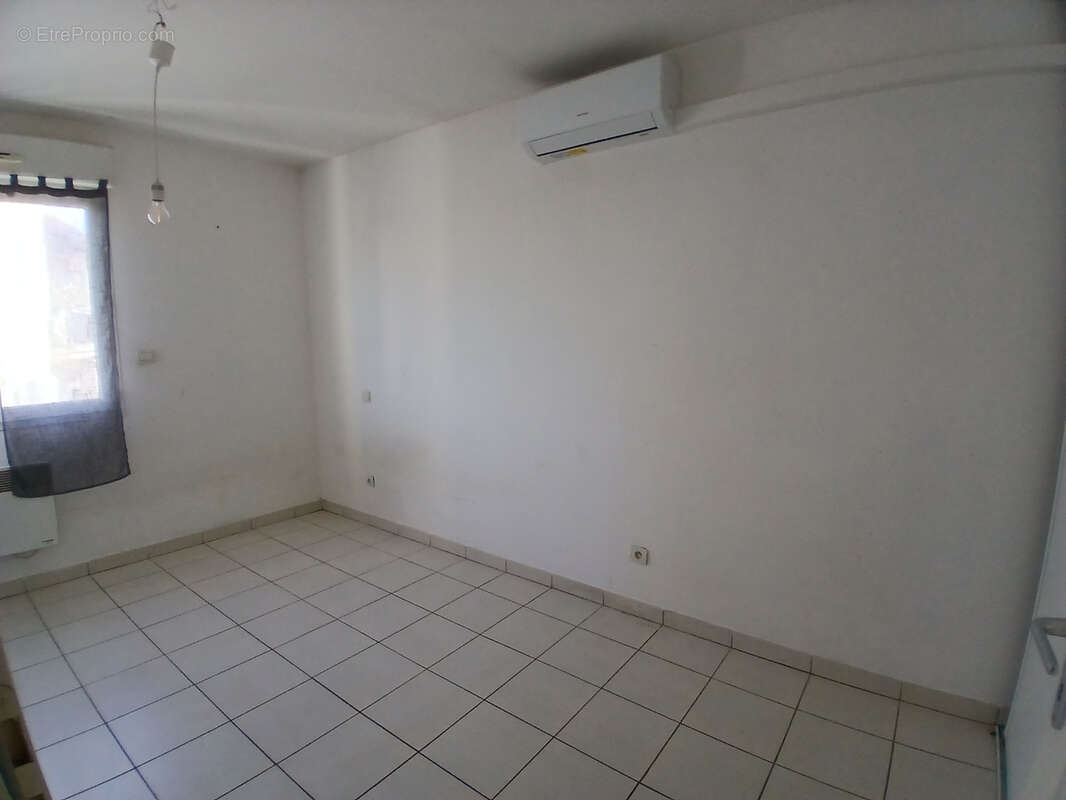 Maison à SAINT-HILAIRE-DE-BRETHMAS