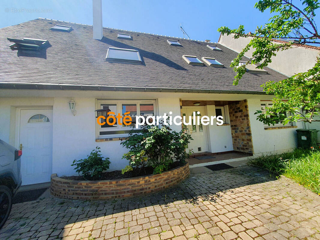 Maison à VILLENEUVE-LE-ROI