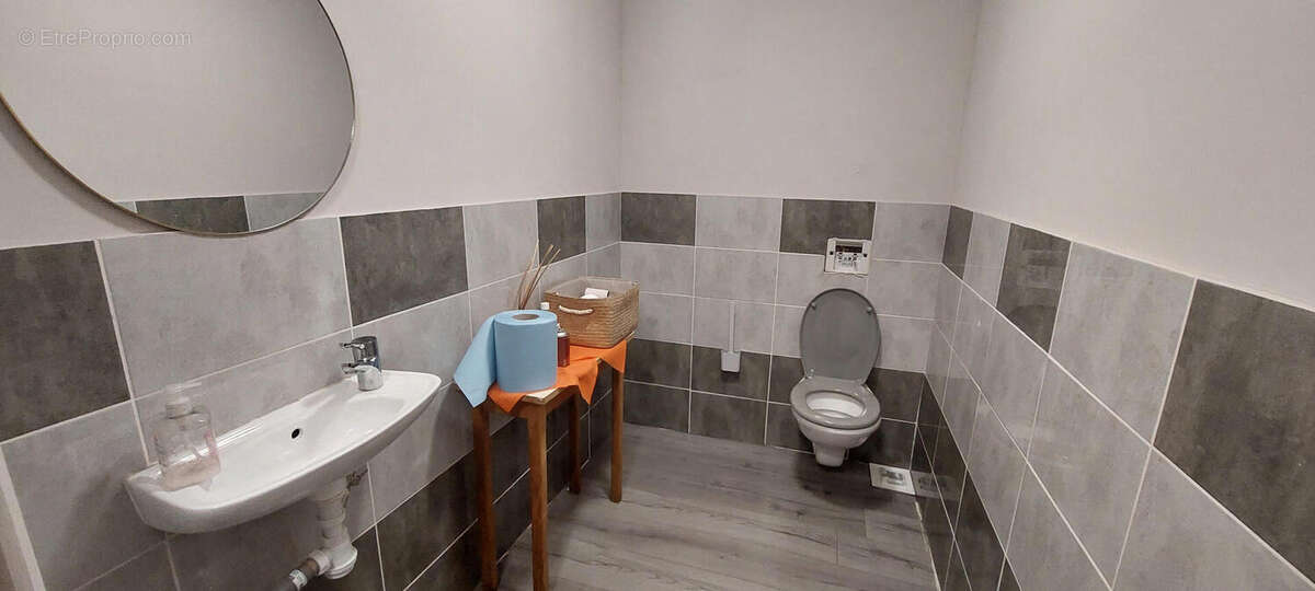 20250219_102709 - Commerce à REMIREMONT