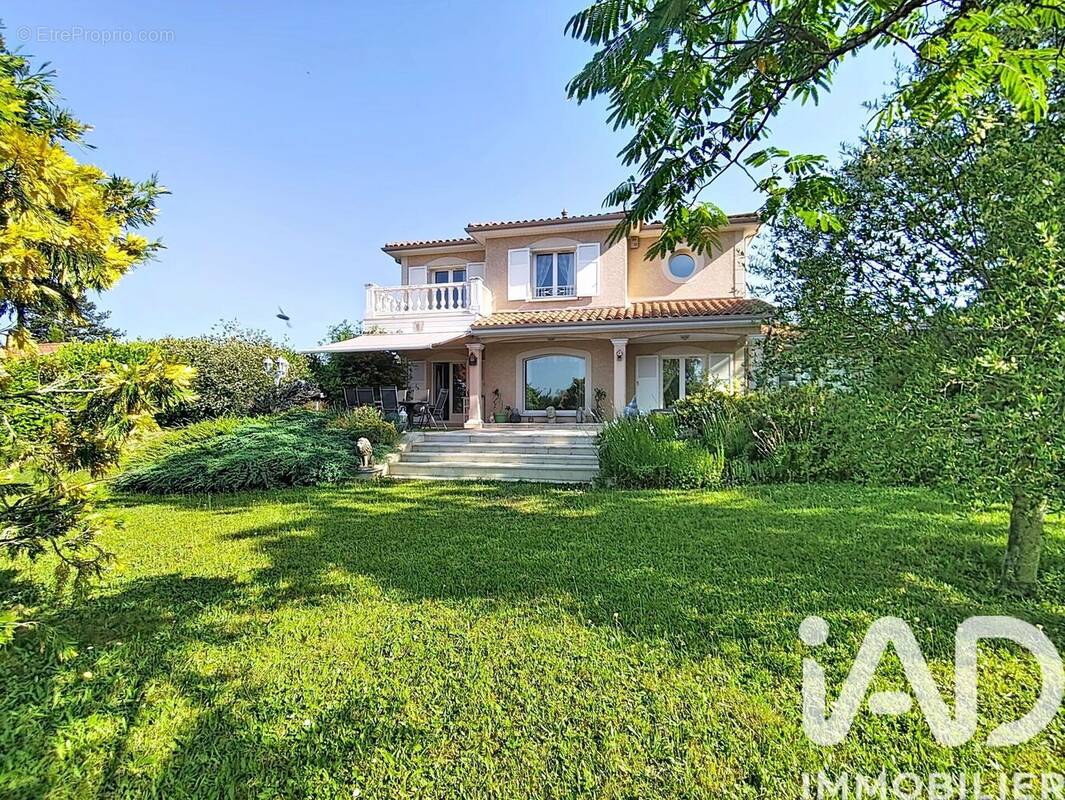 Photo 1 - Maison à GREZIEU-LA-VARENNE