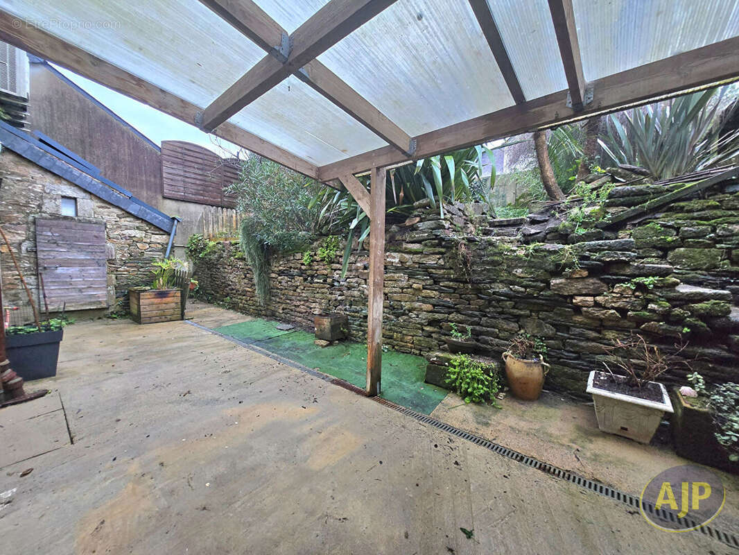 Maison à SAINT-JEAN-BREVELAY