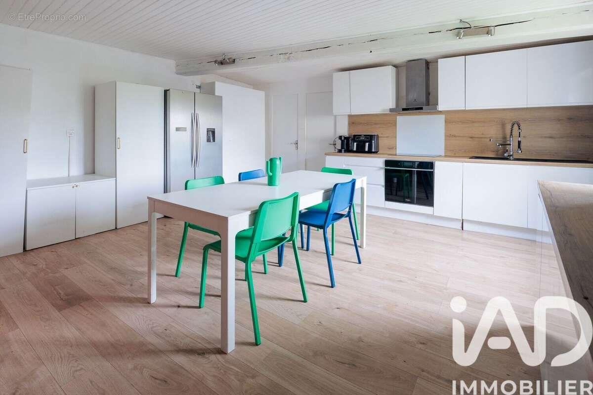 Photo 3 - Maison à SAINT-GENIS-LES-OLLIERES