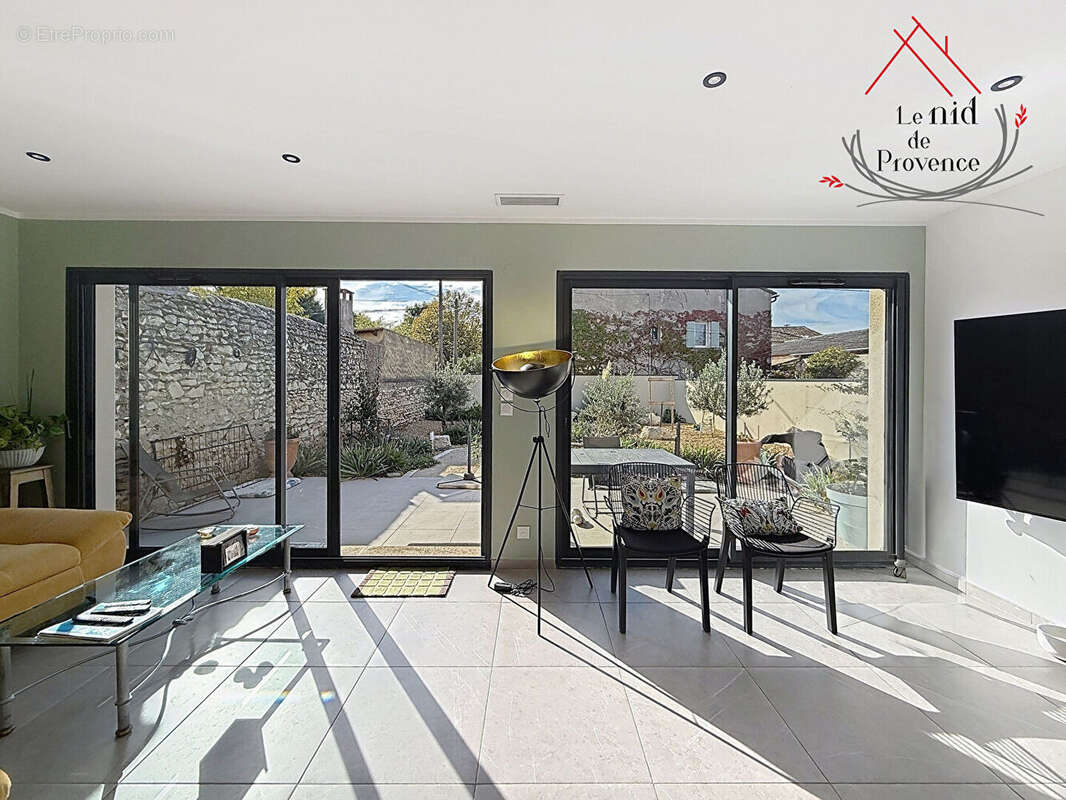 Maison à MORIERES-LES-AVIGNON