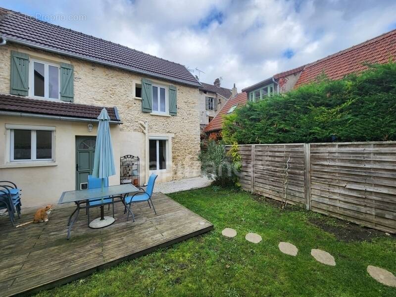 Maison à BENNECOURT