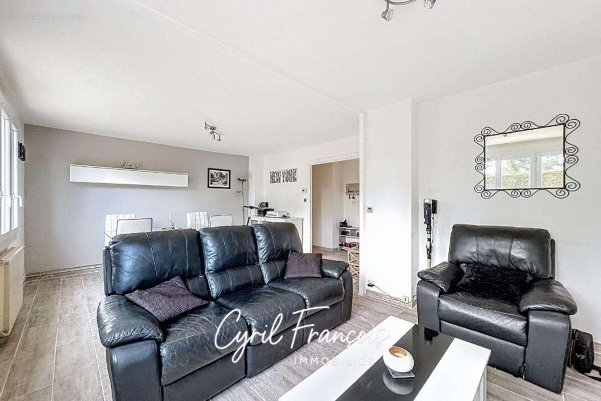 Appartement à SATHONAY-CAMP