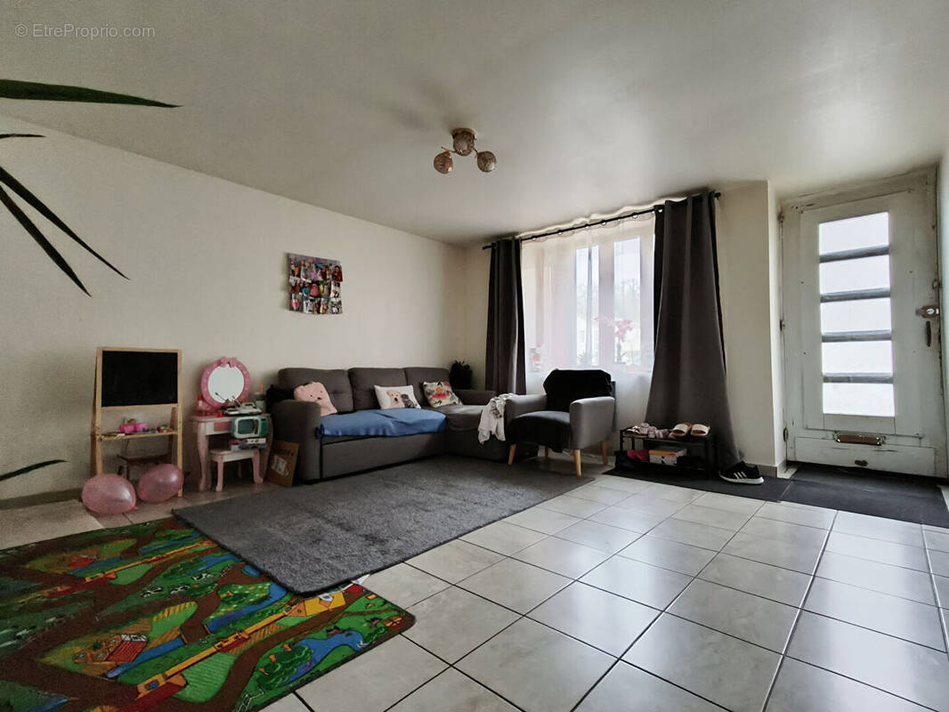 Maison à LA MOTHE-SAINT-HERAY