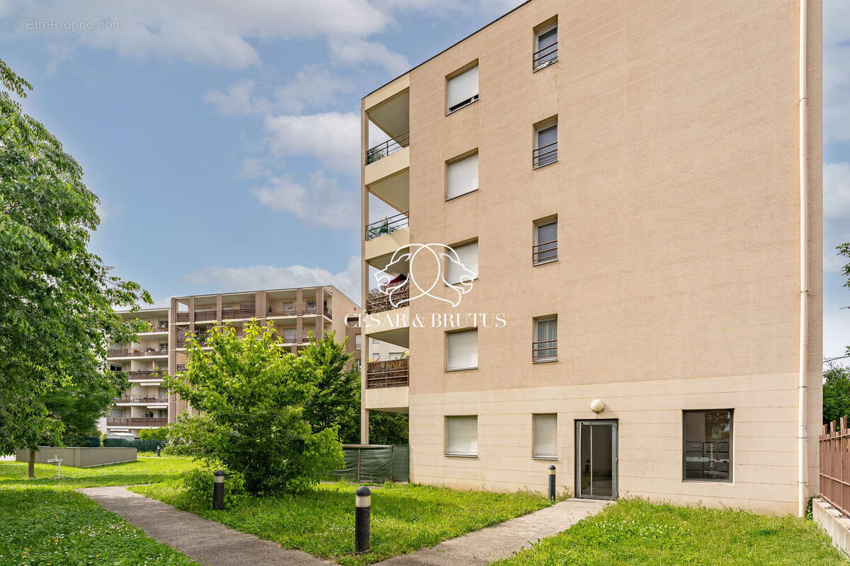 Appartement à VAULX-EN-VELIN