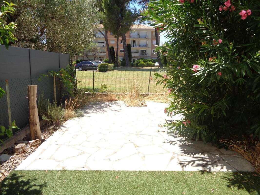   - Appartement à DRAGUIGNAN