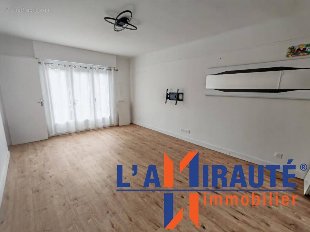 Appartement à SARTROUVILLE