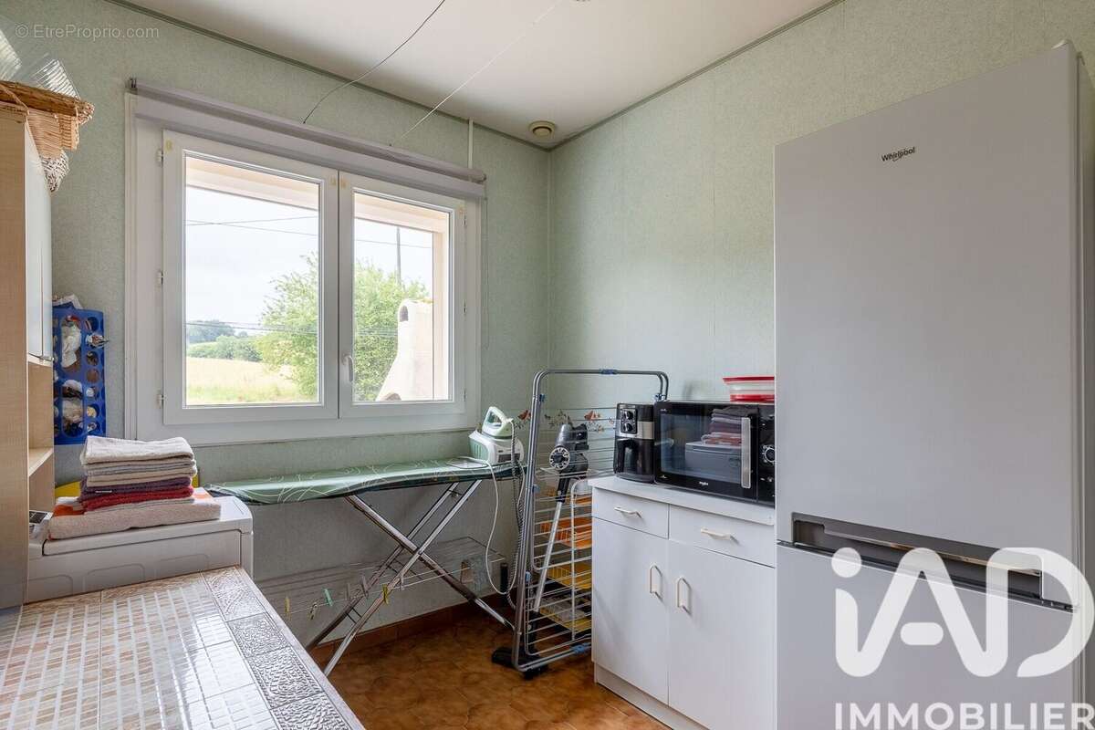 Maison 137 m² à Parisot  - photo 5