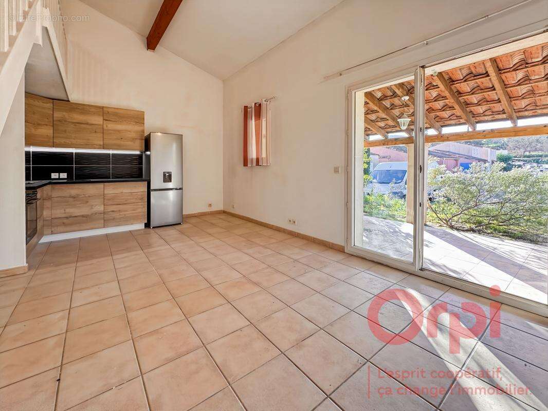 Maison à ROQUEBRUNE-SUR-ARGENS