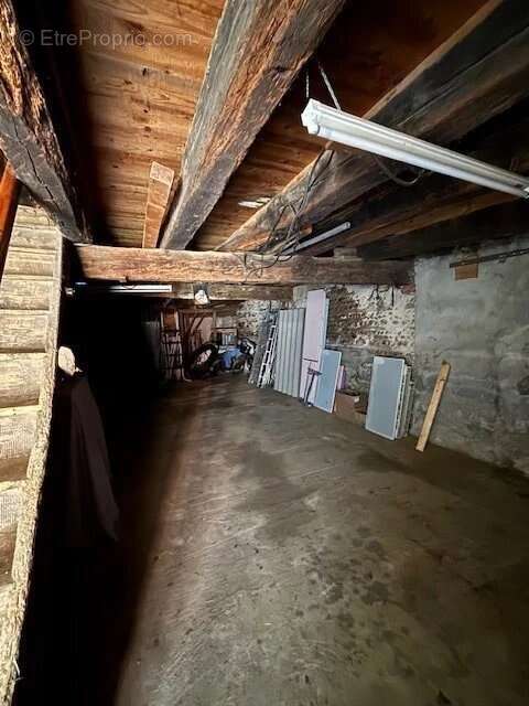 Parking à LA BASTIDE-DE-BESPLAS