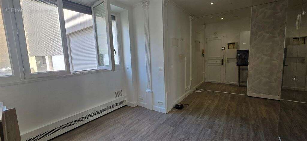 Appartement à PARIS-8E