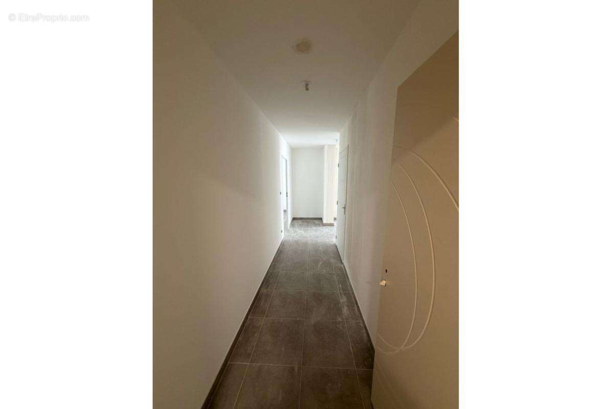 Appartement T3 de 64m² à Seyne-sur-Mer - photo 5