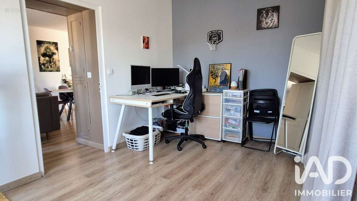 Photo 8