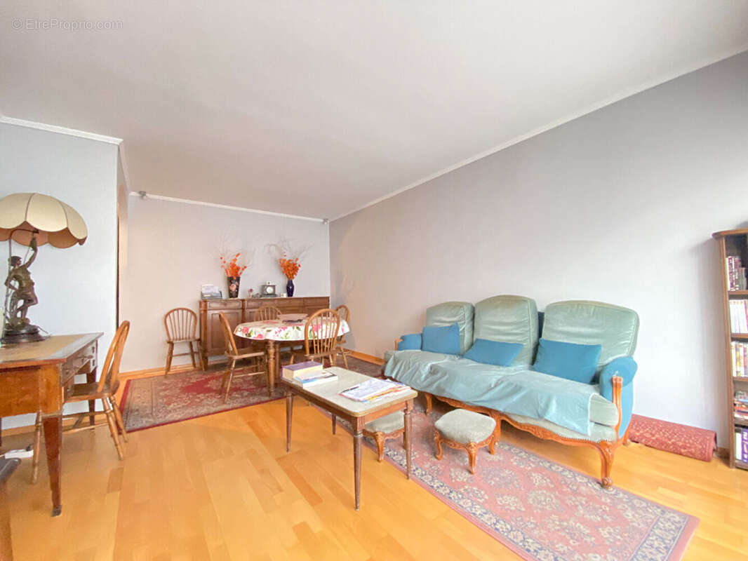 Appartement à PARIS-19E