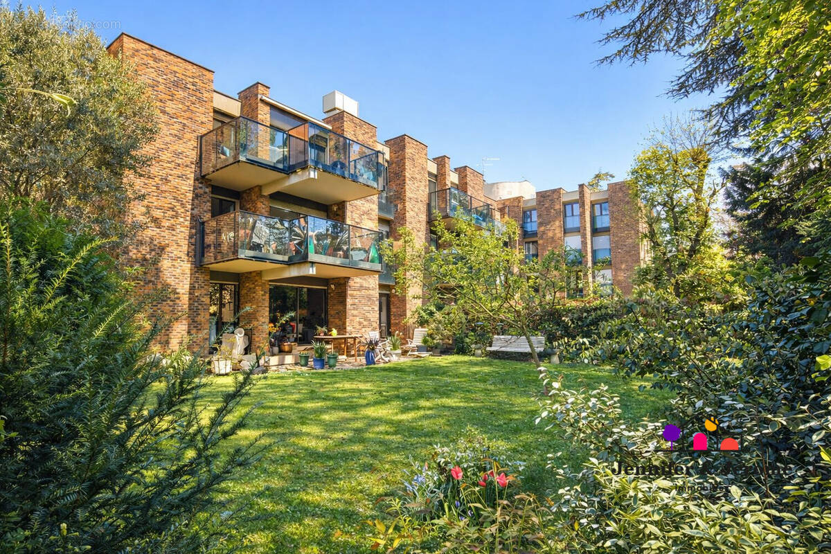 Appartement à ENGHIEN-LES-BAINS