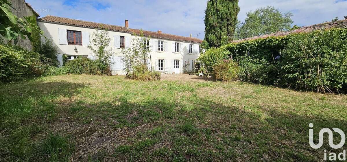 Photo 2 - Maison à VIRSON