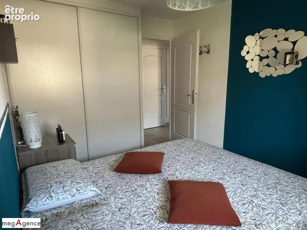 Appartement T3 avec balcon - Parking souterrain et piscine - photo 9