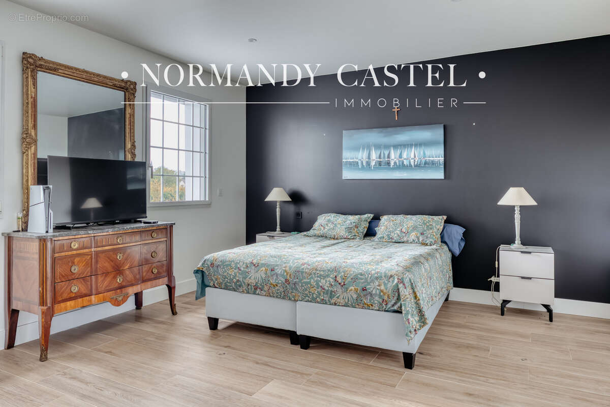 Maison à SAINT-ETIENNE-LA-THILLAYE