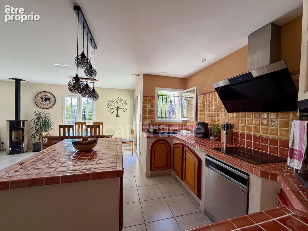 Loupian(34), à vendre maison plain-pied p5, surface totale 106 m2, 4 faces, terrain 618 m2, garage, piscine - photo 6
