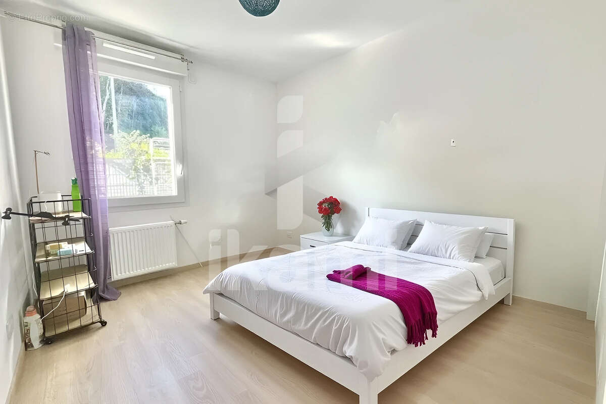 Appartement à CRUSEILLES