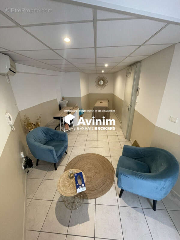 Commerce à L'ISLE-SUR-LA-SORGUE