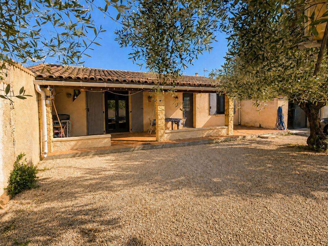Maison de plain-pied avec 3 chambres, garage et terrain piscinable ? Carpentras - photo 2