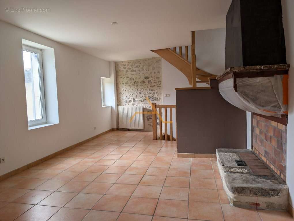 Maison à DIEULEFIT