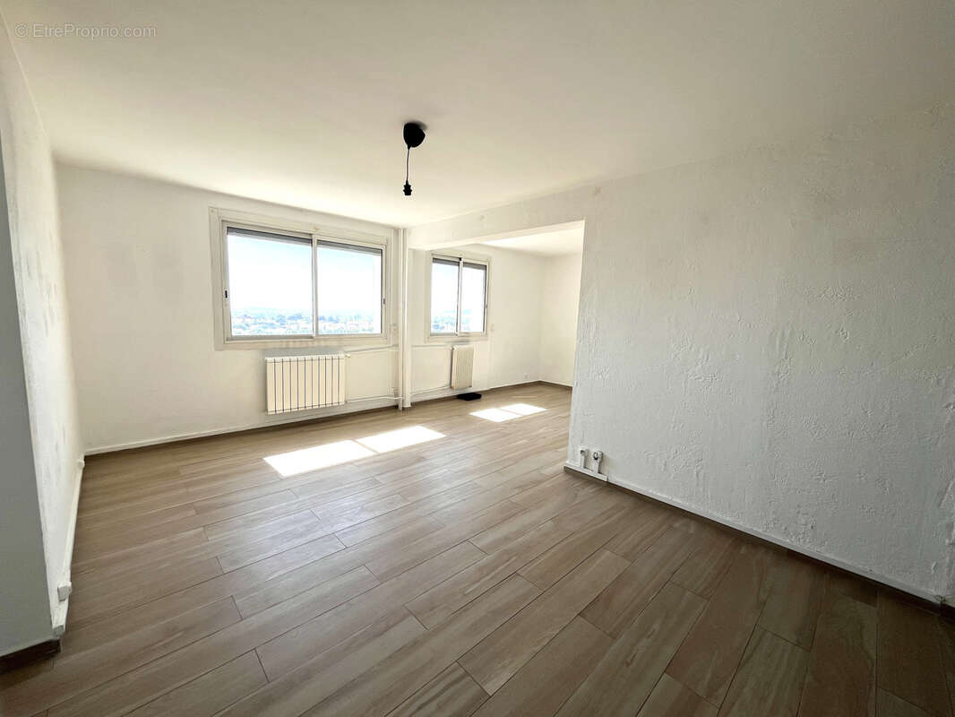 Appartement à MARSEILLE-12E