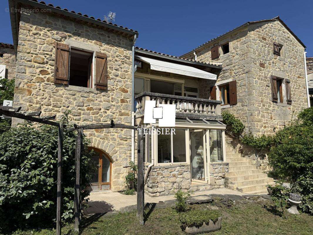 Maison à SAINT-PAUL-LE-JEUNE