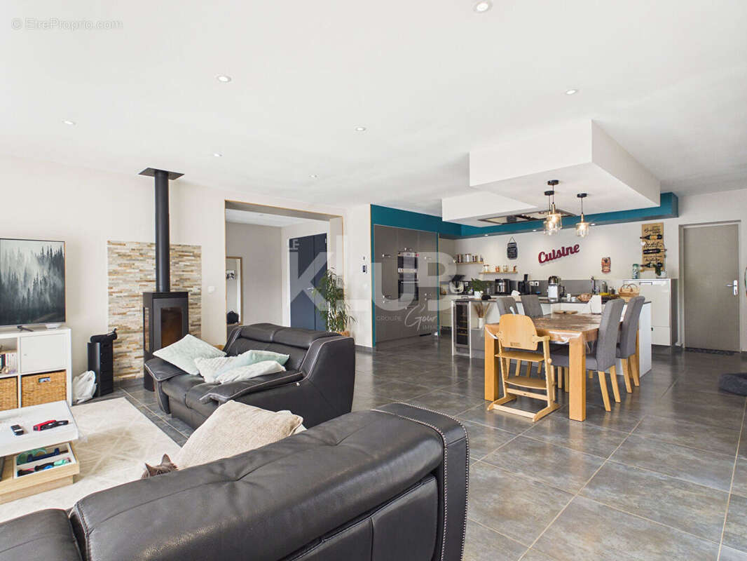 Maison à VINON-SUR-VERDON