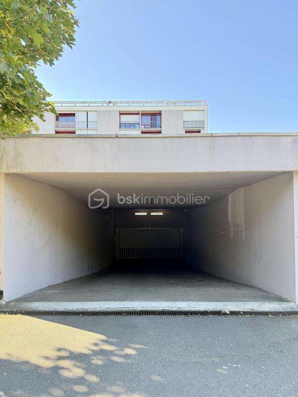 Proche des universités de Beaulieu et des lycées - Studio de 21 m² avec parking en sous-sol inclus - photo 8