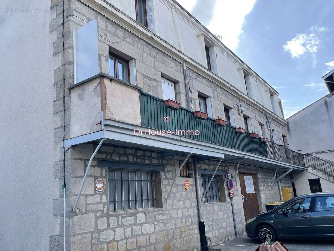 Appartement à UNIEUX