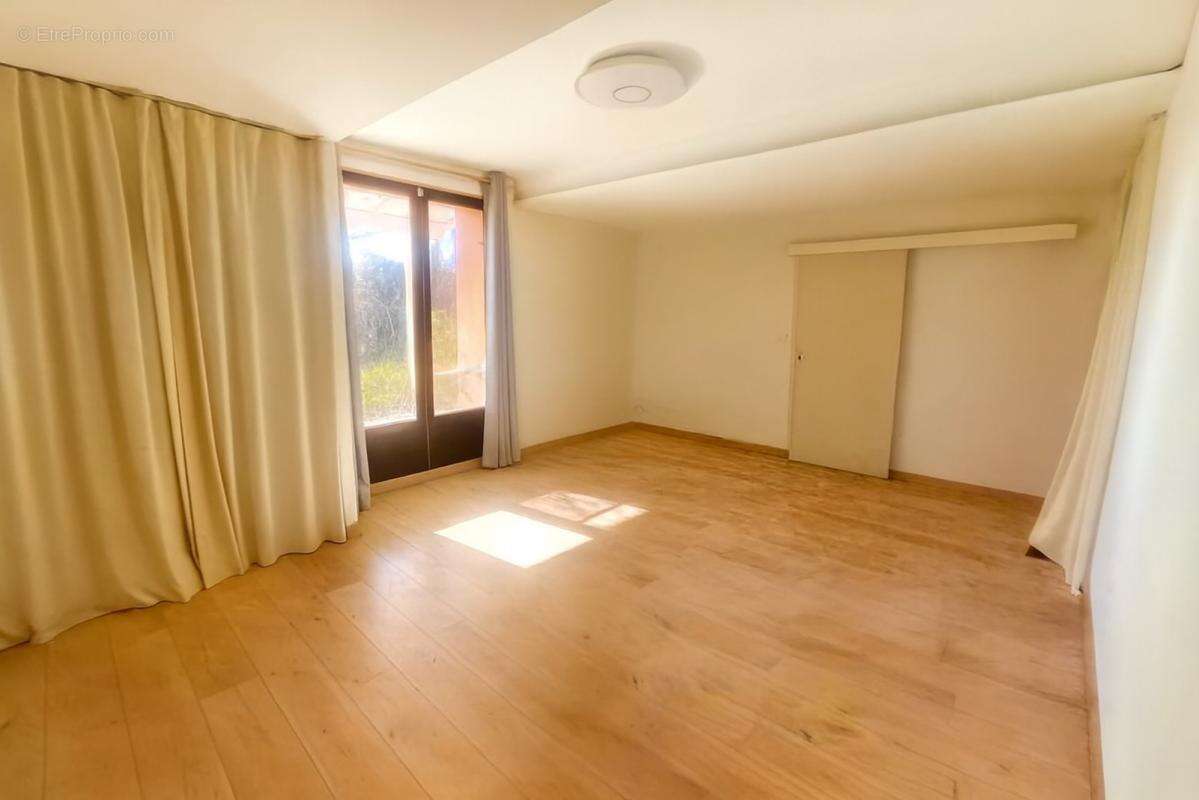 Maison à LA VILLE-DIEU-DU-TEMPLE