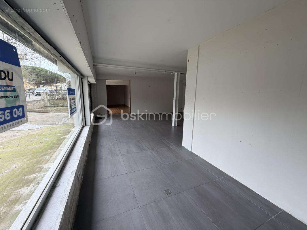 Commerce à SIX-FOURS-LES-PLAGES