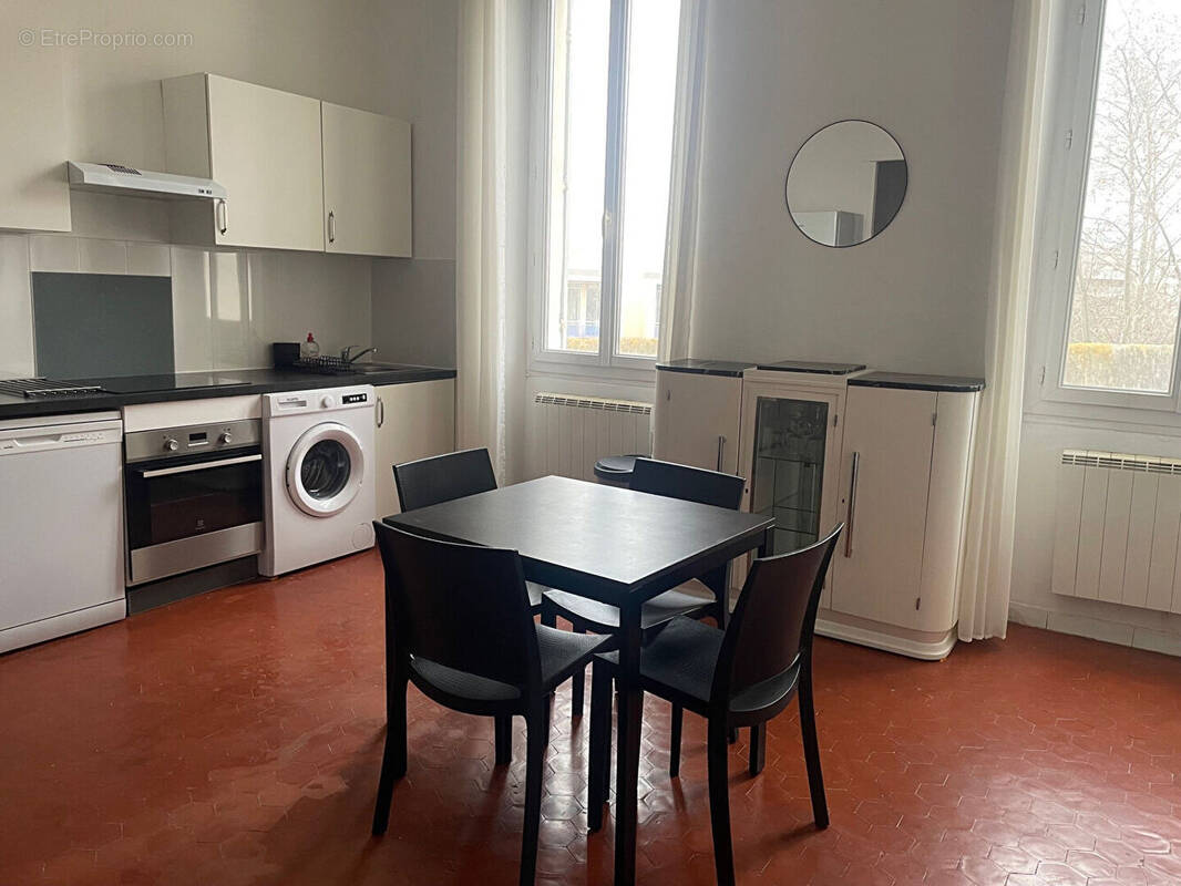 Appartement à MARSEILLE-2E