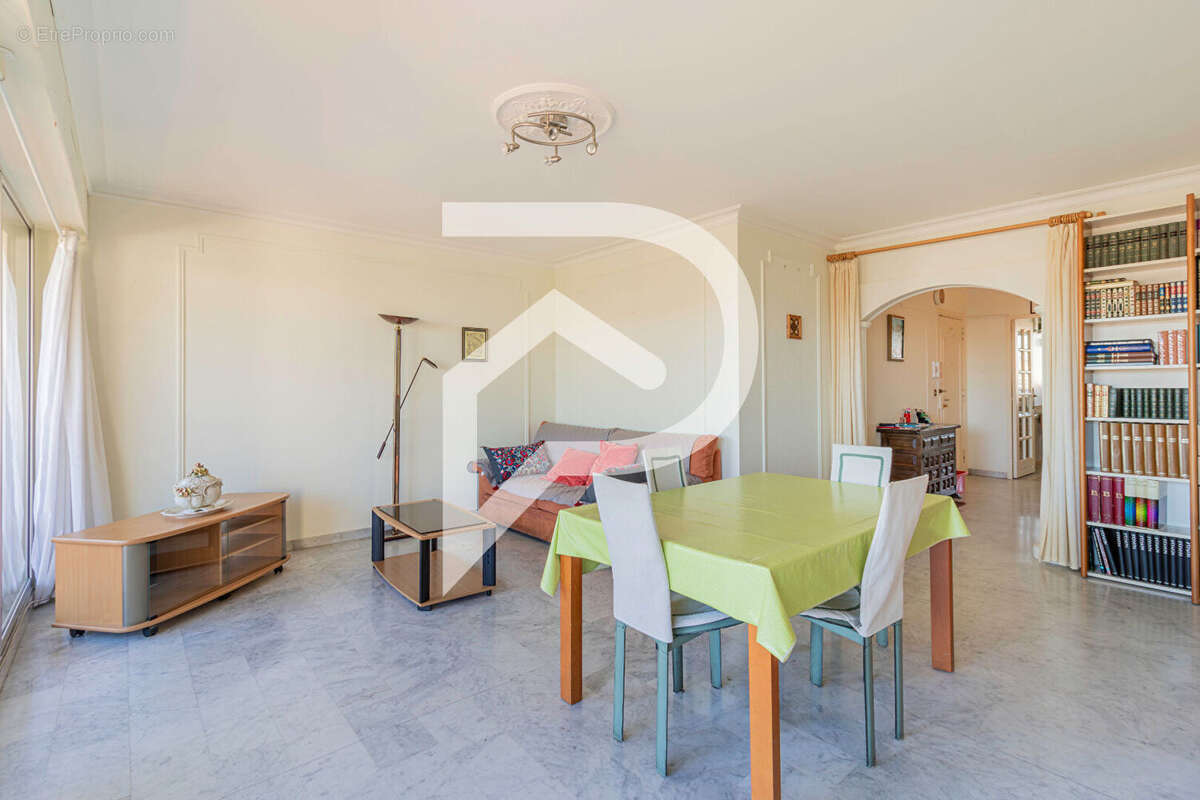 Appartement à MARSEILLE-5E