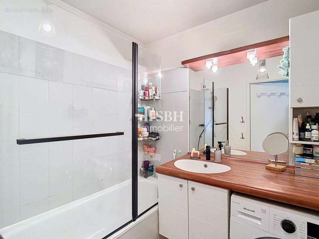 Appartement de type 3 avec balcon, piscine et stationnement - photo 8