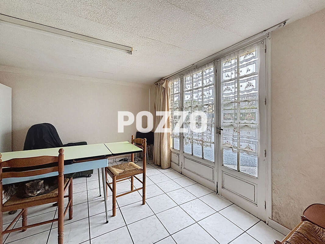 Commerce à SAINT-SAUVEUR-LENDELIN