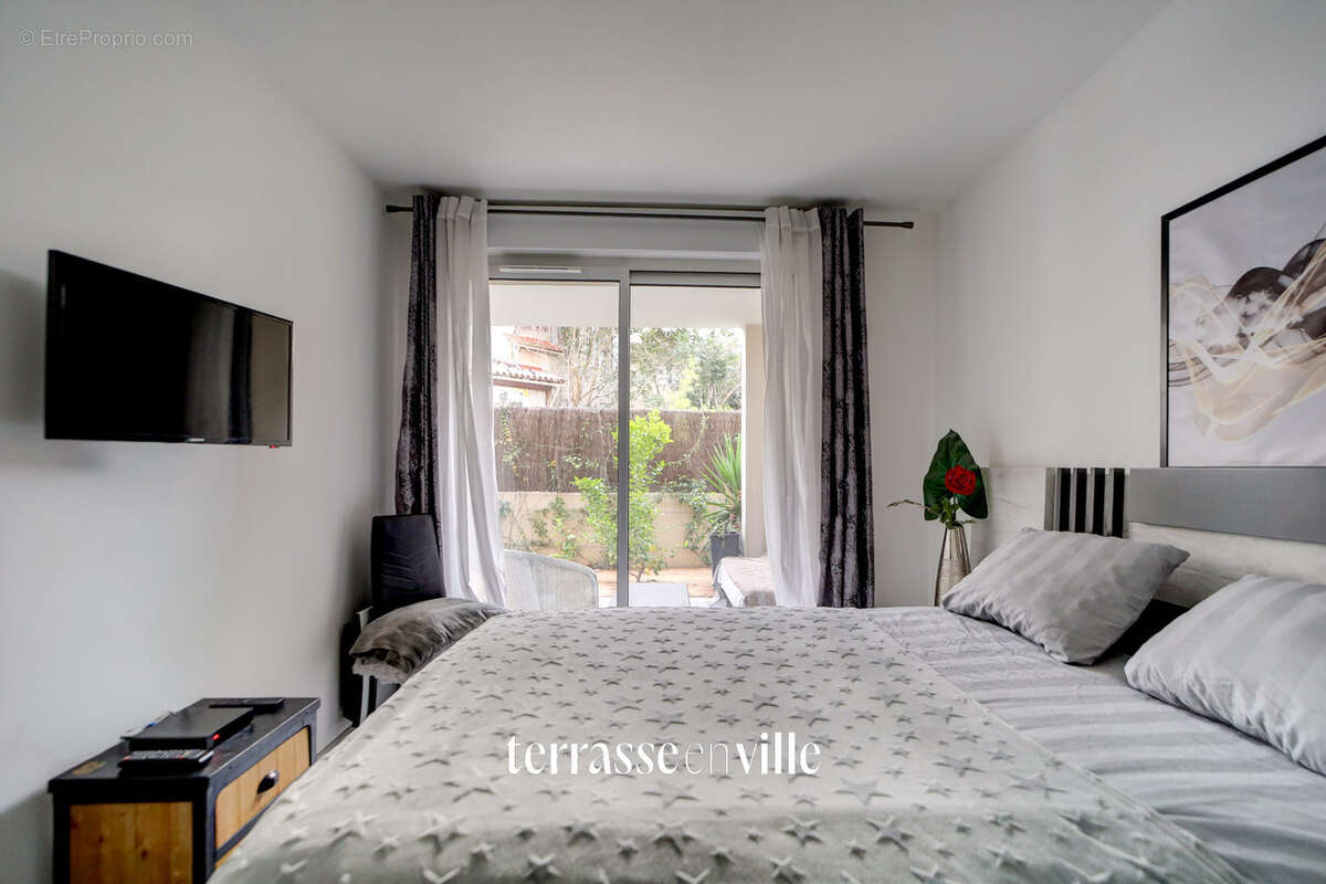 Appartement à SAINT-CYR-SUR-MER