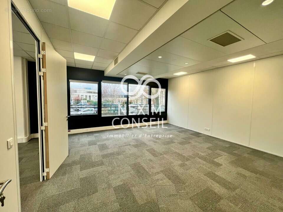 Commerce à GENNEVILLIERS