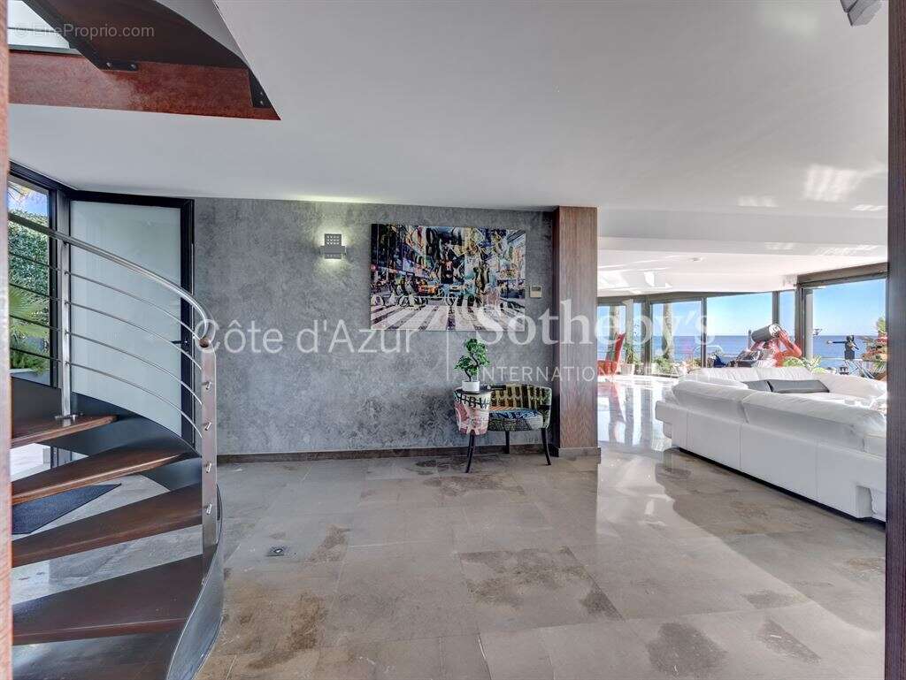 Villa pieds dans l’eau à Anthéor – Front de mer Côte d’Azur, entre Cannes et Saint-Tropez - photo 18