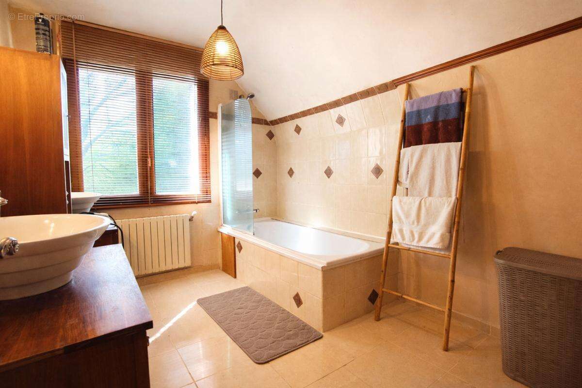 Maison familiale avec piscine - Grâces -  5-6 chambres - photo 11