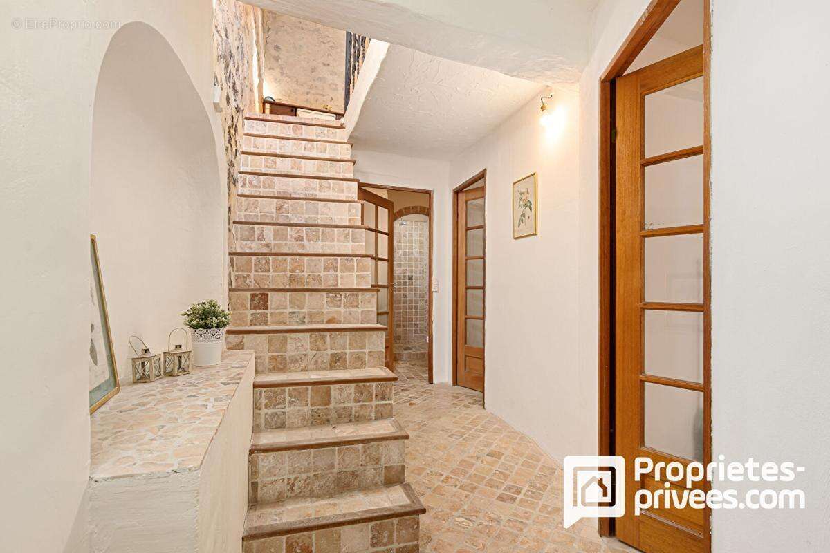 Maison à MONTAUROUX